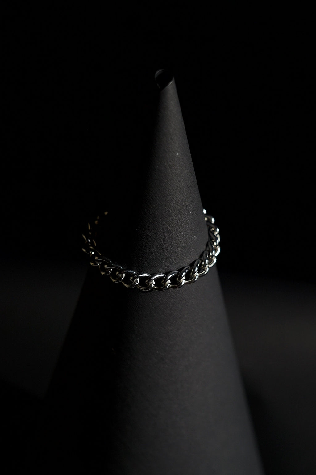 Bracelet | Single Strand | Cuban Link | Metallic Silver Chain | Men & Women | Chain Link Design | Polished Finish | Minimalist Style