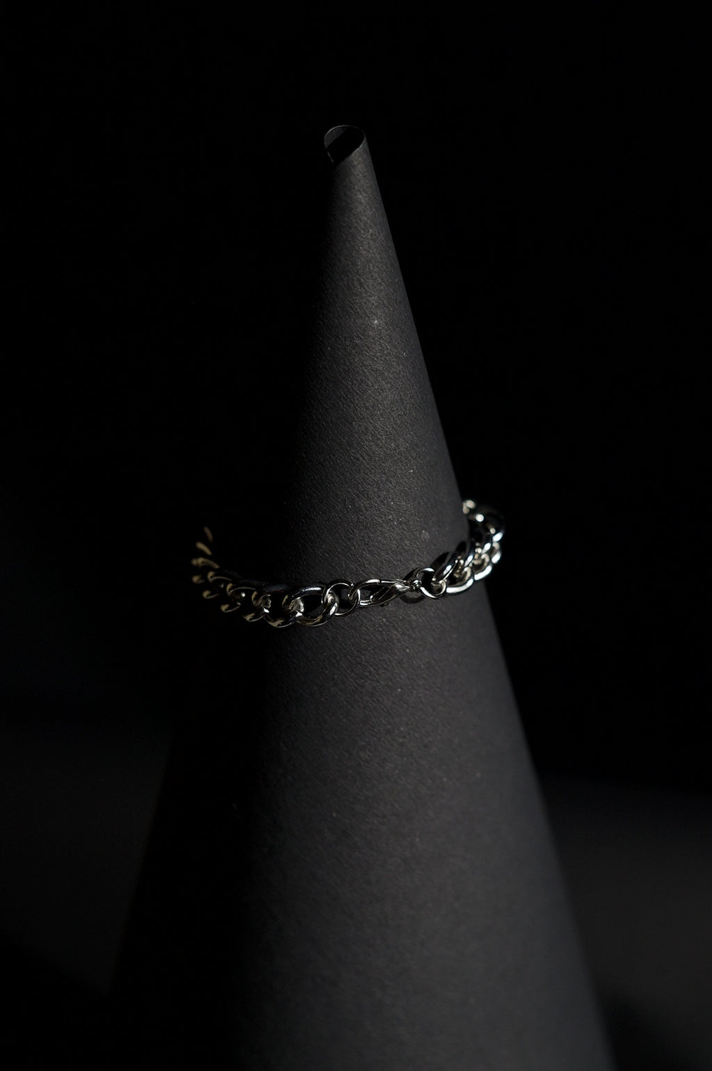 Bracelet | Single Strand | Cuban Link | Metallic Silver Chain | Men & Women | Chain Link Design | Polished Finish | Minimalist Style