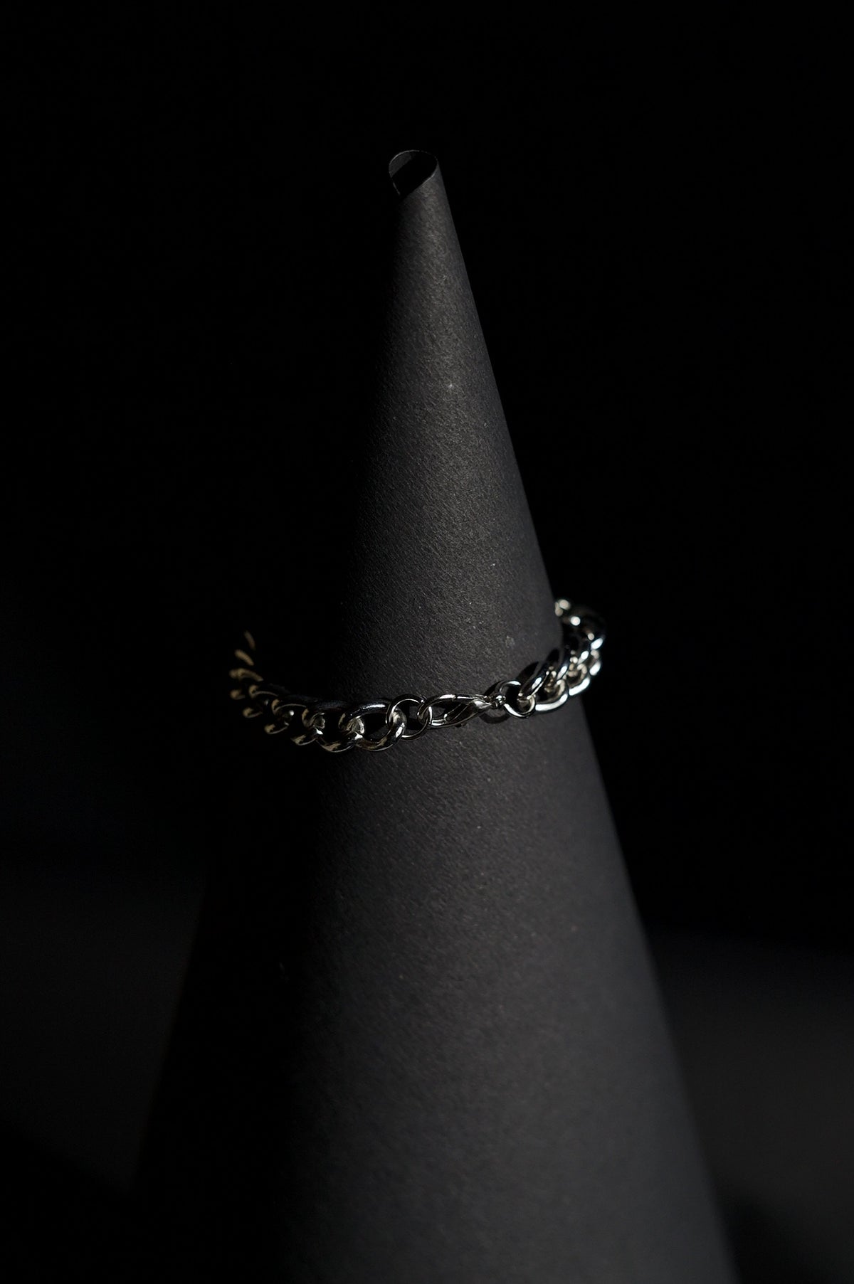 Bracelet | Single Strand | Cuban Link | Metallic Silver Chain | Men & Women | Chain Link Design | Polished Finish | Minimalist Style