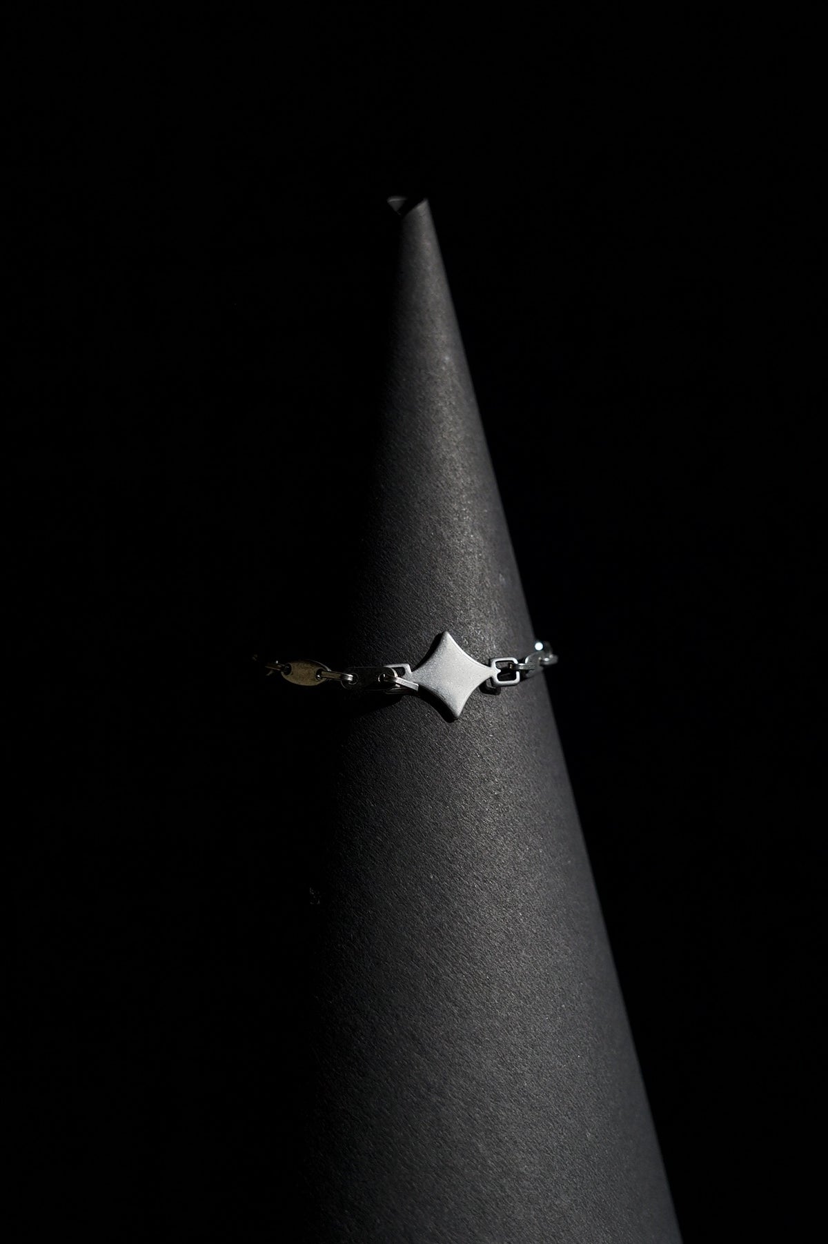 Bracelet | Single Strand | Geometric Charm | Metallic Silver Chain with Diamond-Rhombus Charm | Men & Women | Chain Link Design | Polished Finish | Minimalist Style