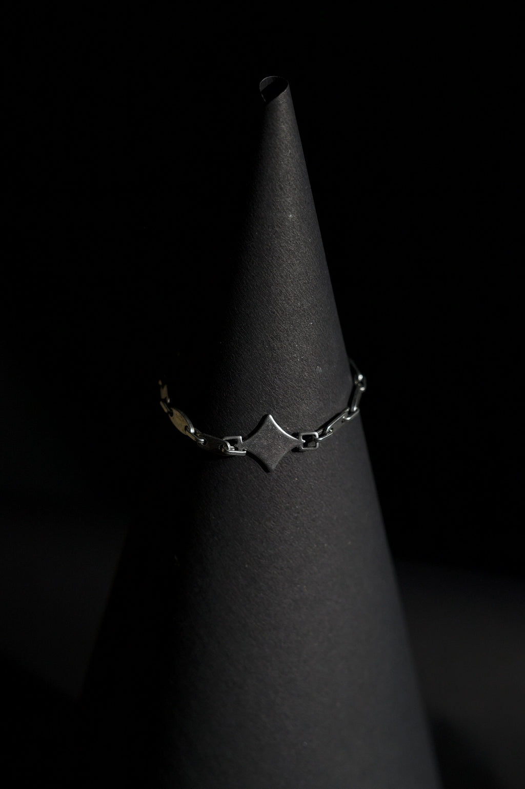 Bracelet | Single Strand | Geometric Charm | Metallic Silver Chain with Diamond-Rhombus Charm | Men & Women | Chain Link Design | Polished Finish | Minimalist Style