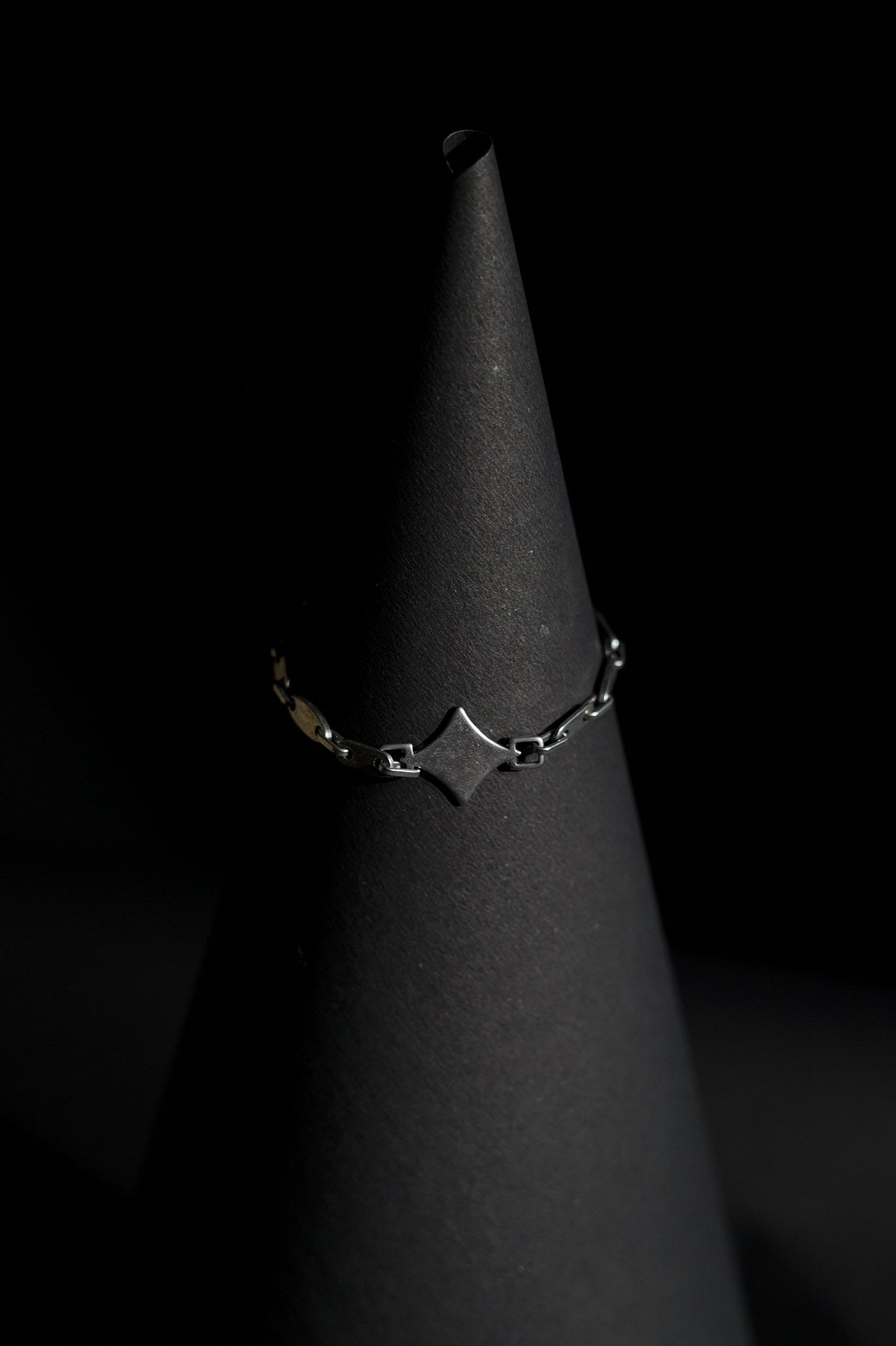 Bracelet | Single Strand | Geometric Charm | Metallic Silver Chain with Diamond-Rhombus Charm | Men & Women | Chain Link Design | Polished Finish | Minimalist Style