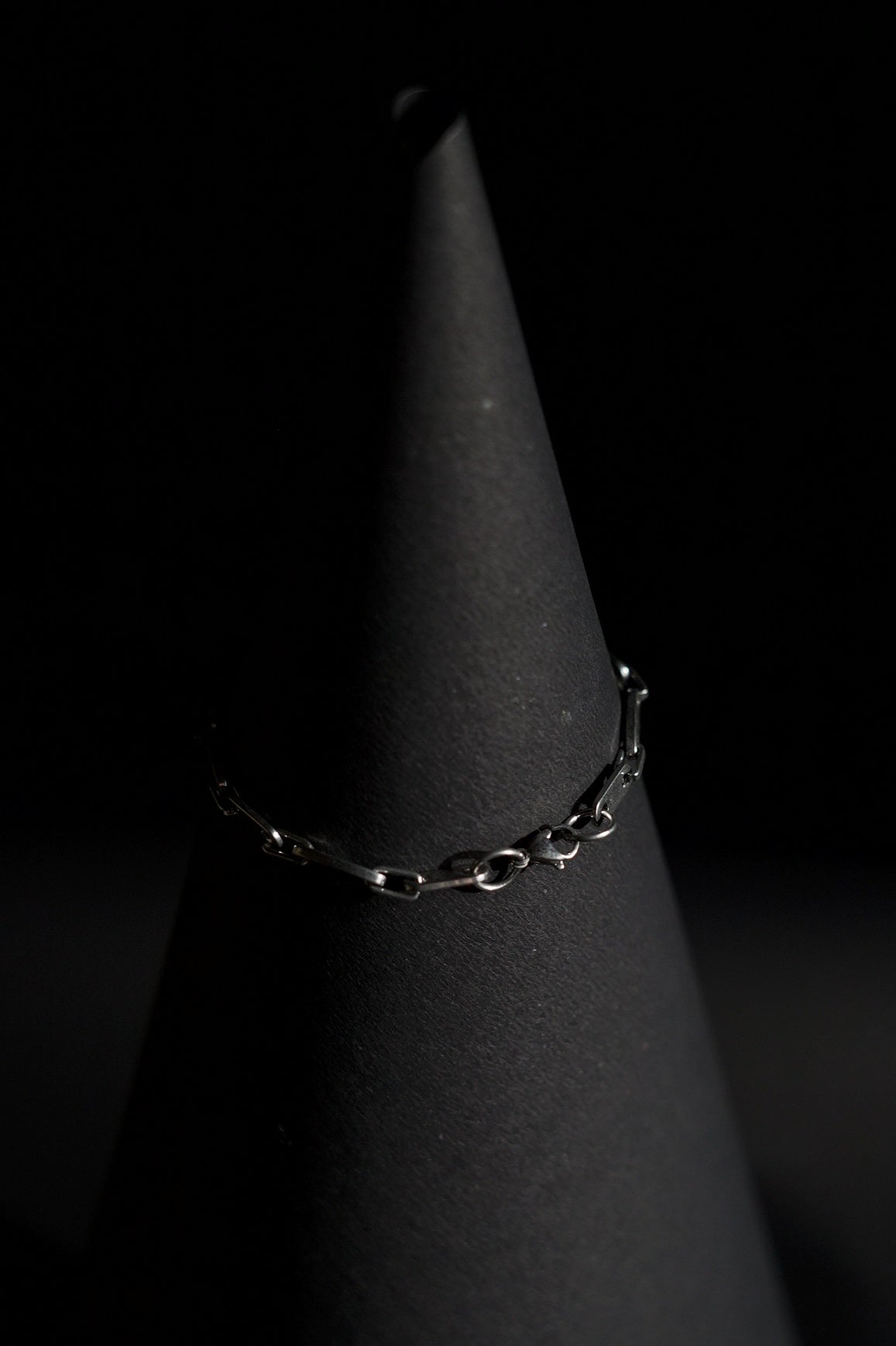 Bracelet | Single Strand | Geometric Charm | Metallic Silver Chain with Diamond-Rhombus Charm | Men & Women | Chain Link Design | Polished Finish | Minimalist Style