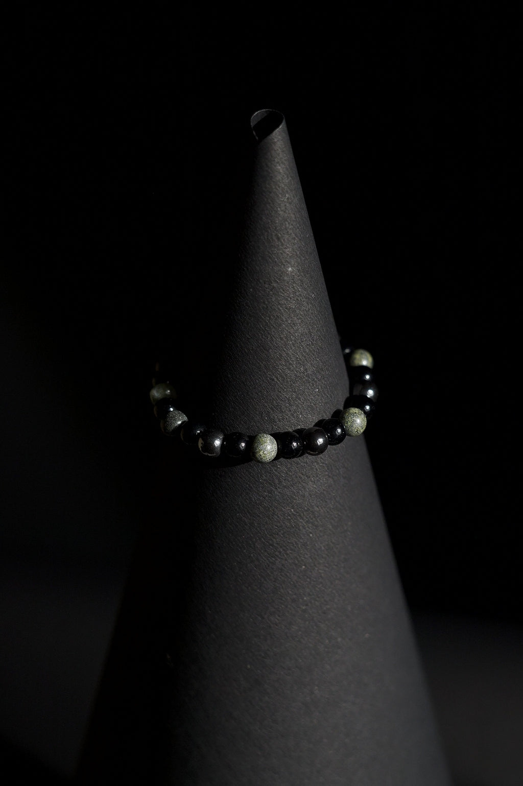 Bracelet | Single Strand | Round Beads | Matte Black Beads with Faceted Tiger's Eye Accent Beads | Men & Women | Beaded Design | Matte Finish | Minimalist Style