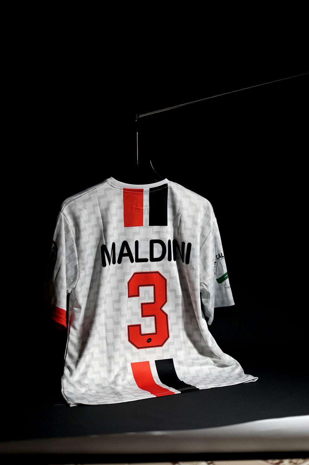 AC Milan | MALDINI #3 | 1995-97 | Away Kit | Retro Design | White & Red | Oversized Fit