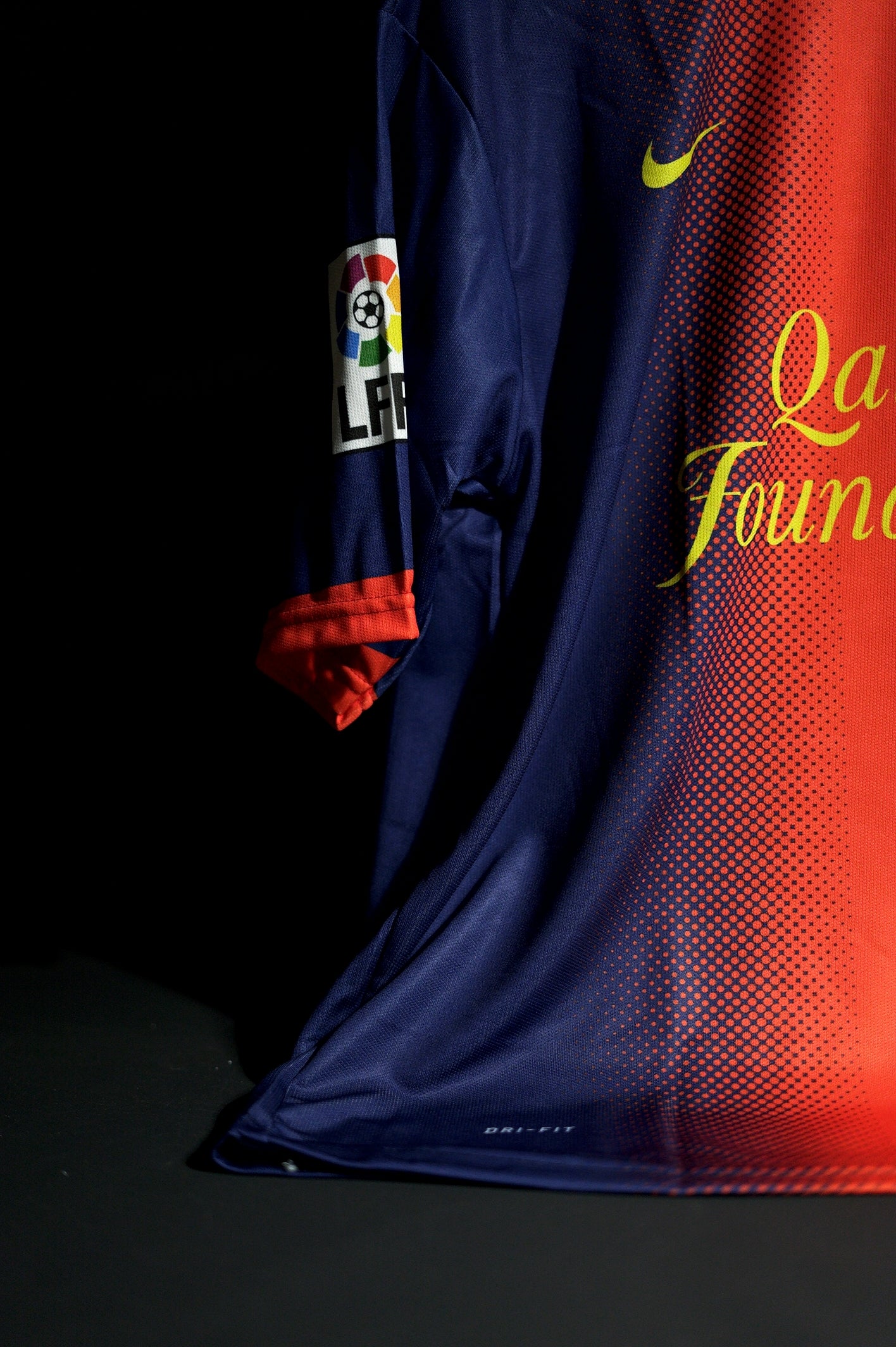 FC Barcelona | LIONEL MESSI #10 | 2012-13 | Home Kit | Retro Design | Red & Blue | Oversized Fit