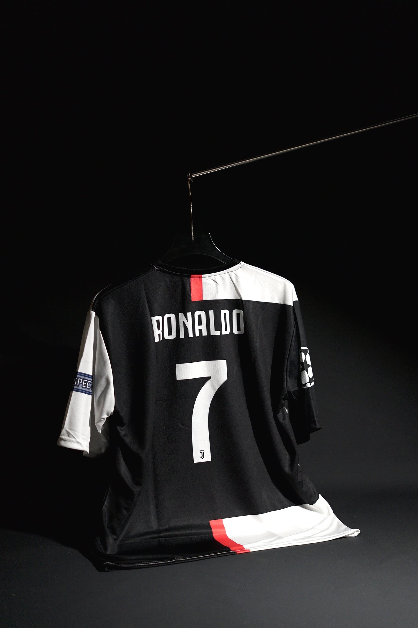Juventus | CRISTIANO RONALDO #7 | 2019-20 | Home Kit | Retro Design | Black & White | Oversized Fit