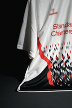 Liverpool FC | GERRARD #8 | 2013-14 | Away Kit | Retro Design | White Red & Black | Oversized Fit
