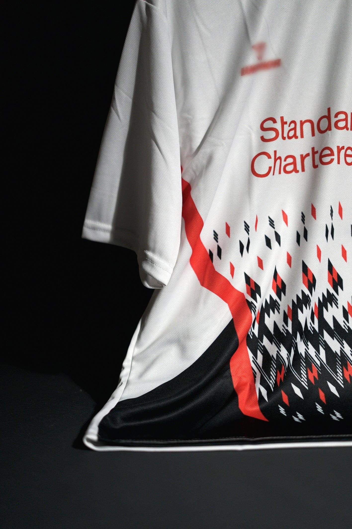 Liverpool FC | GERRARD #8 | 2013-14 | Away Kit | Retro Design | White Red & Black | Oversized Fit