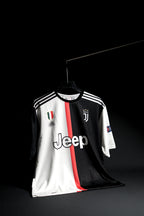 Juventus | CRISTIANO RONALDO #7 | 2019-20 | Home Kit | Retro Design | Black & White | Oversized Fit