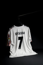 Manchester United | DAVID BECKHAM #7 | 1998-99 | Away Kit | Retro Design | White & Red | Oversized Fit