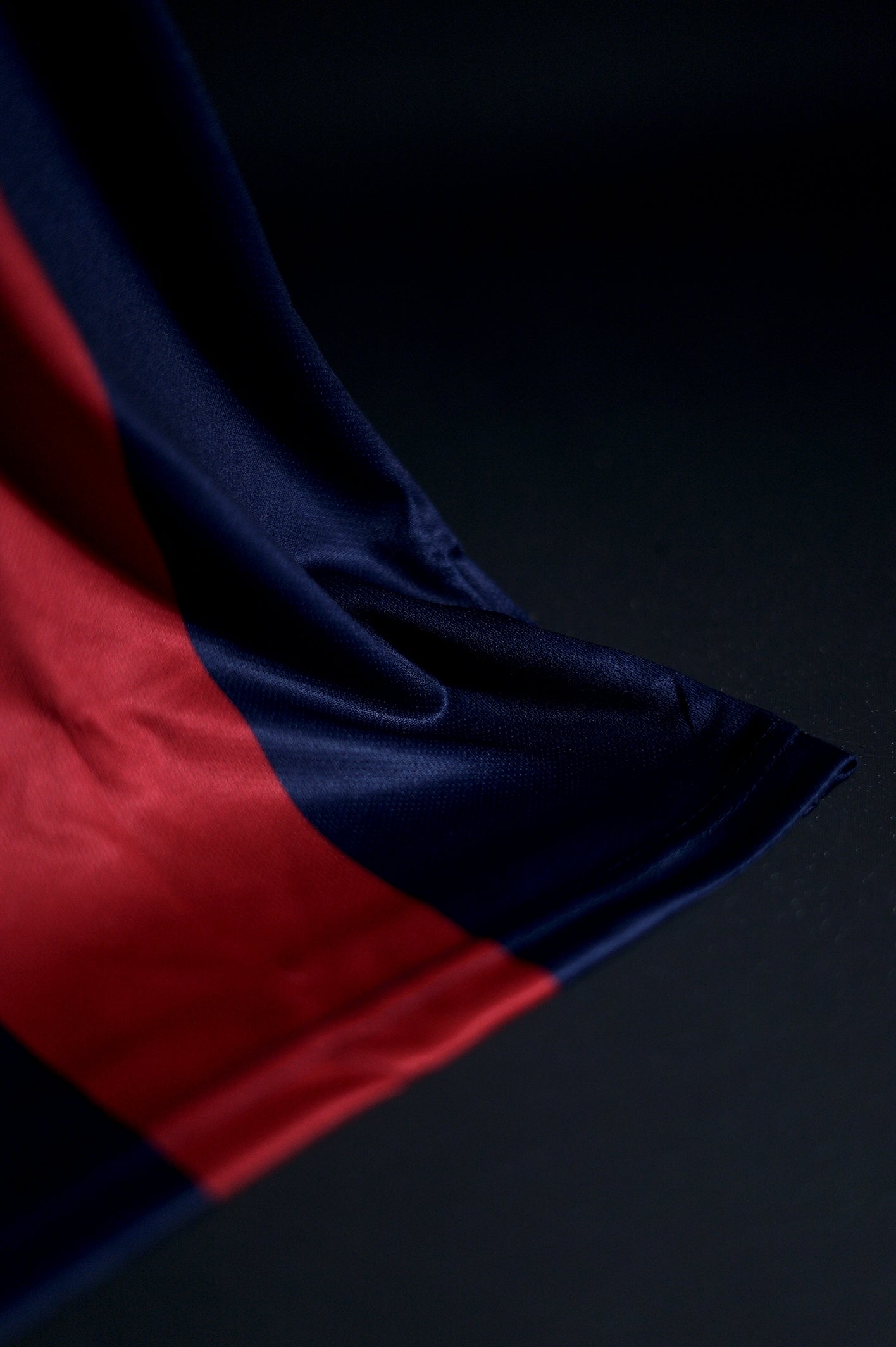 FC Barcelona | LIONEL MESSI #10 | 2010-11 | Home Kit | Retro Design | Red & Blue | Oversized Fit