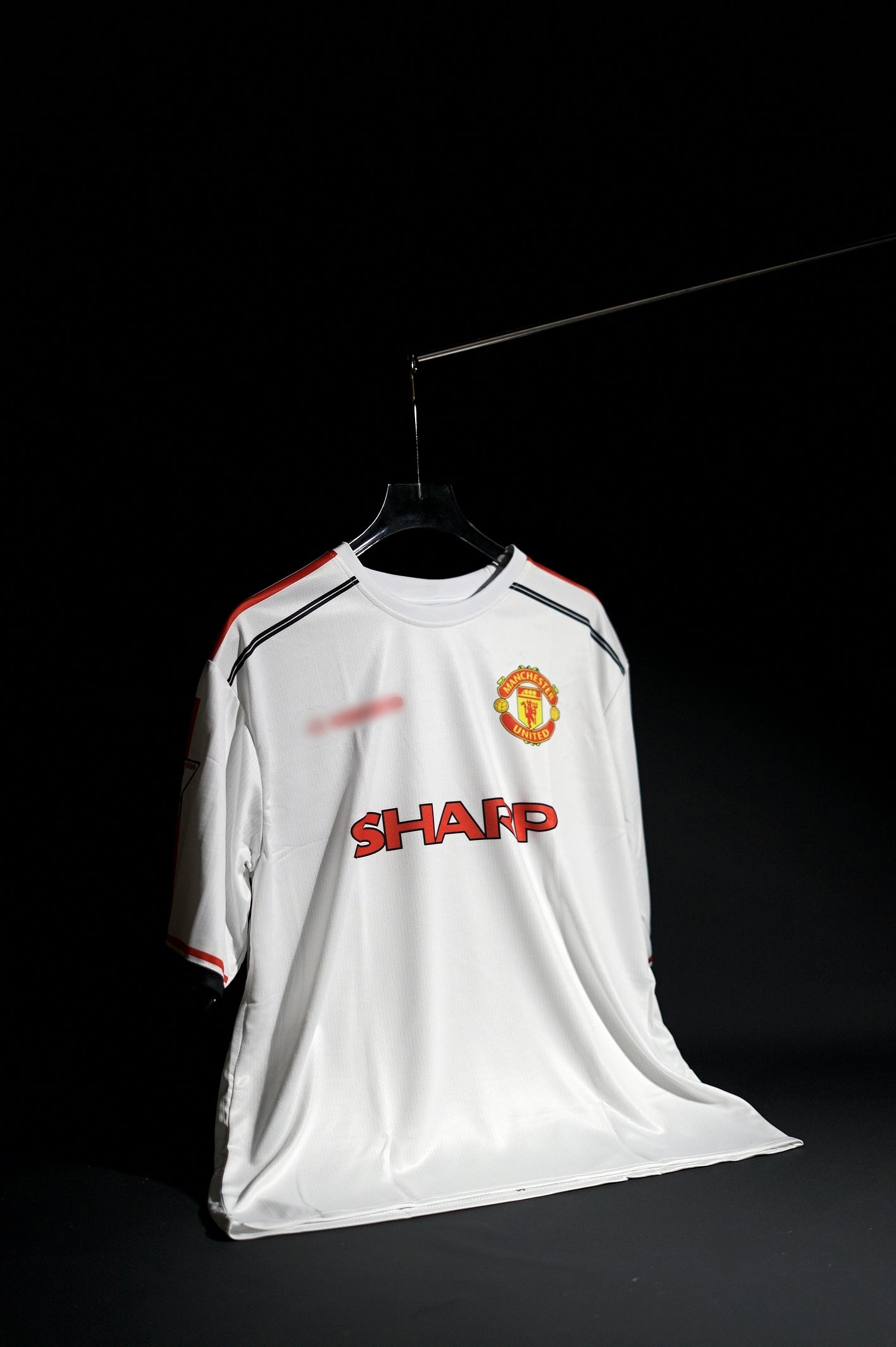 Manchester United | DAVID BECKHAM #7 | 1998-99 | Away Kit | Retro Design | White & Red | Oversized Fit