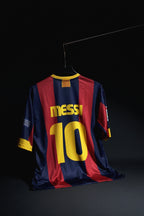 FC Barcelona | LIONEL MESSI #10 | 2010-11 | Home Kit | Retro Design | Red & Blue | Oversized Fit
