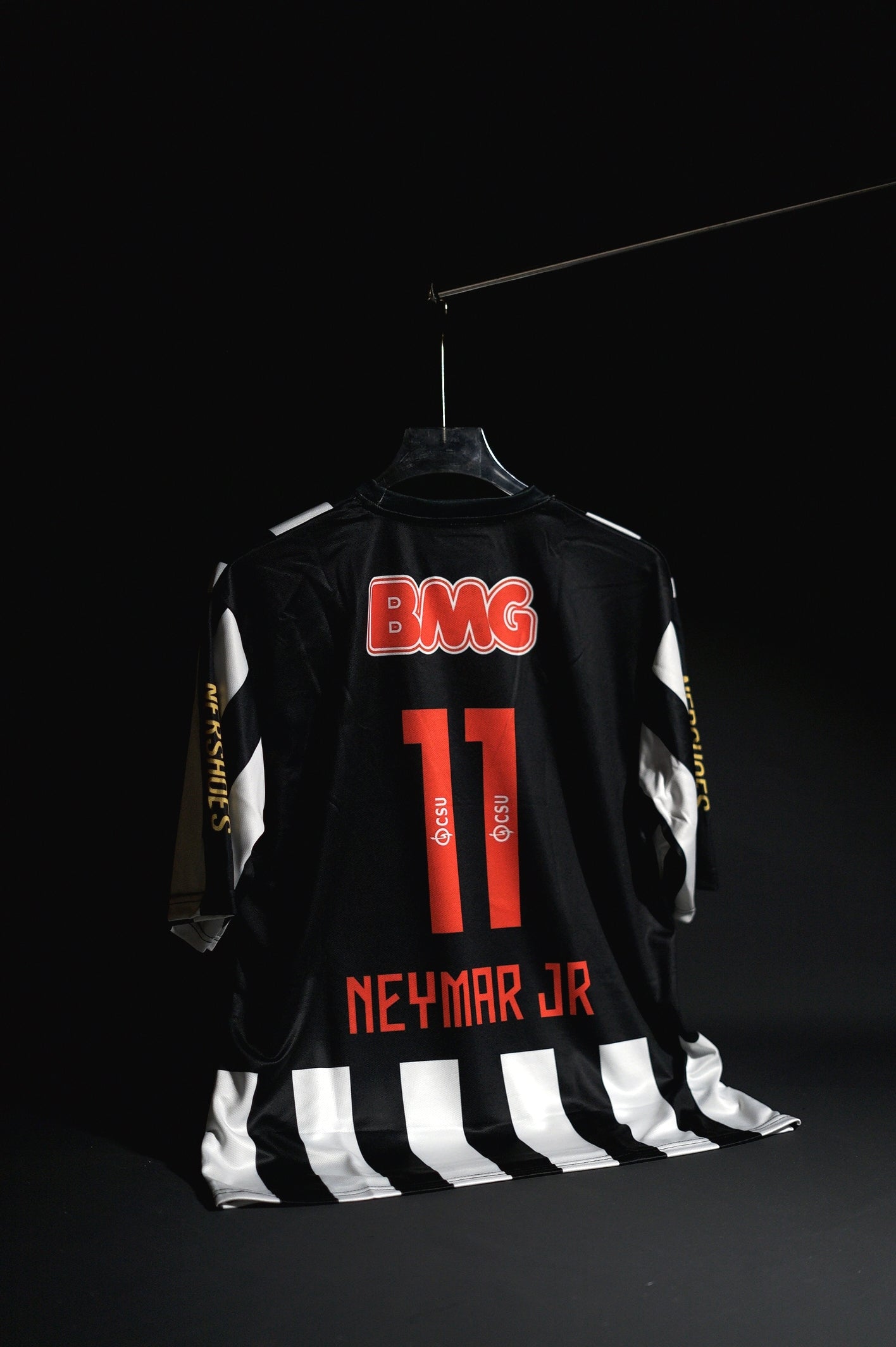 Santos FC | NEYMAR JR #11 | 2011-12 | Home Kit | Retro Design | Black & White | Oversized Fit