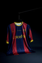 FC Barcelona | LIONEL MESSI #10 | 2010-11 | Home Kit | Retro Design | Red & Blue | Oversized Fit