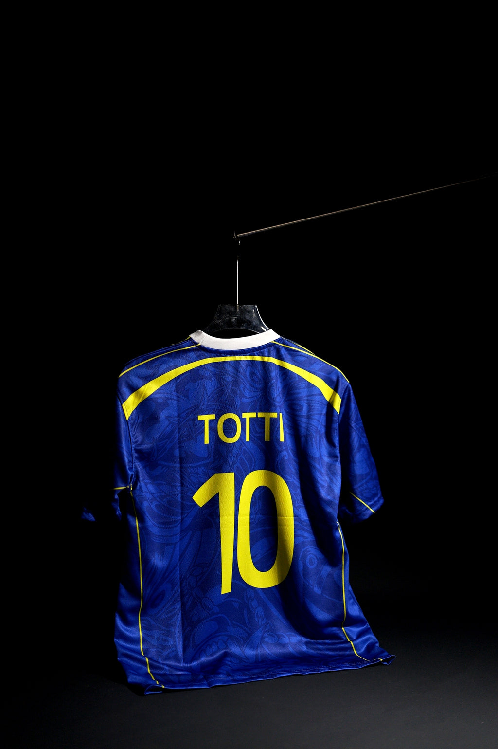 Italy | TOTTI # 10 | Retro Design | Blue & Yellow | Oversized Fit