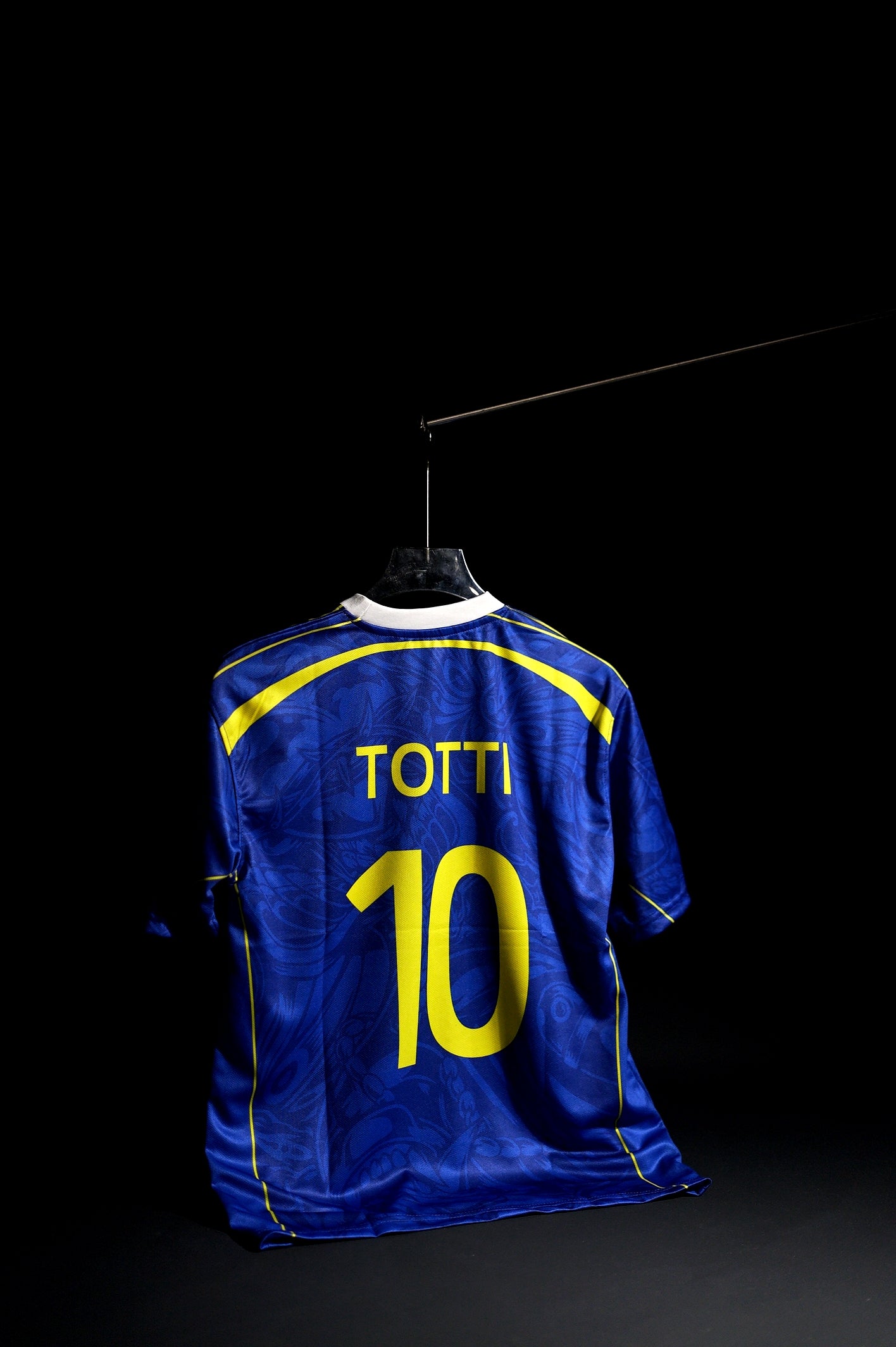 Italy | TOTTI # 10 | Retro Design | Blue & Yellow | Oversized Fit