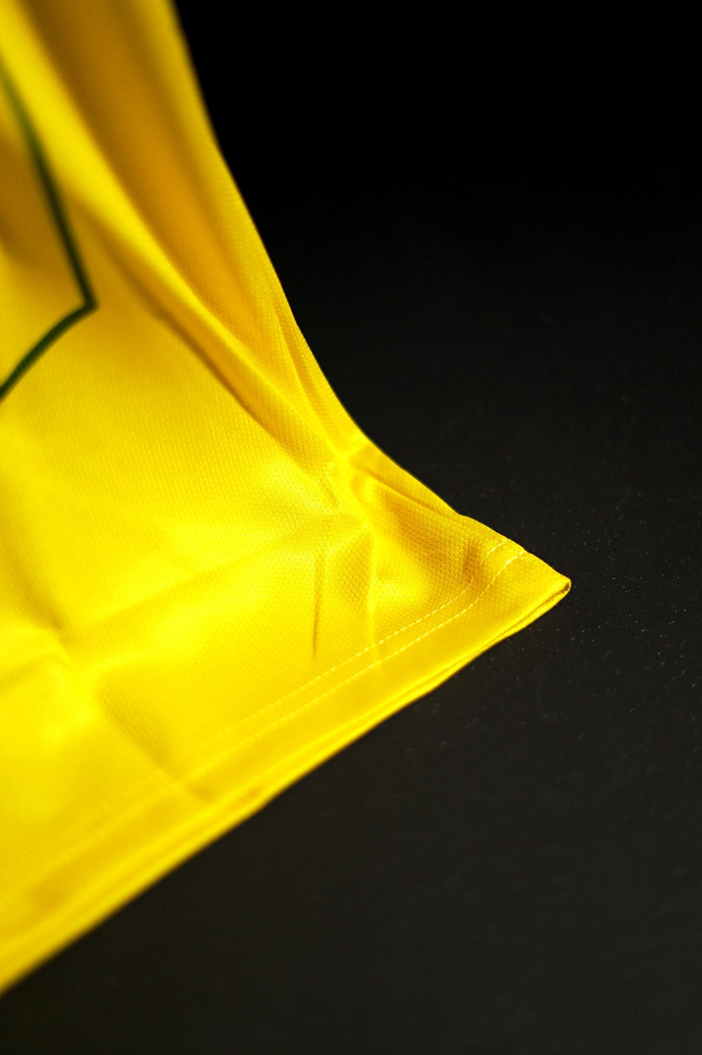 Brazil | KAKA #8 | 2004 | Home kit | Retro Design | Yellow & Green | Collared Kit | Oversized Fit