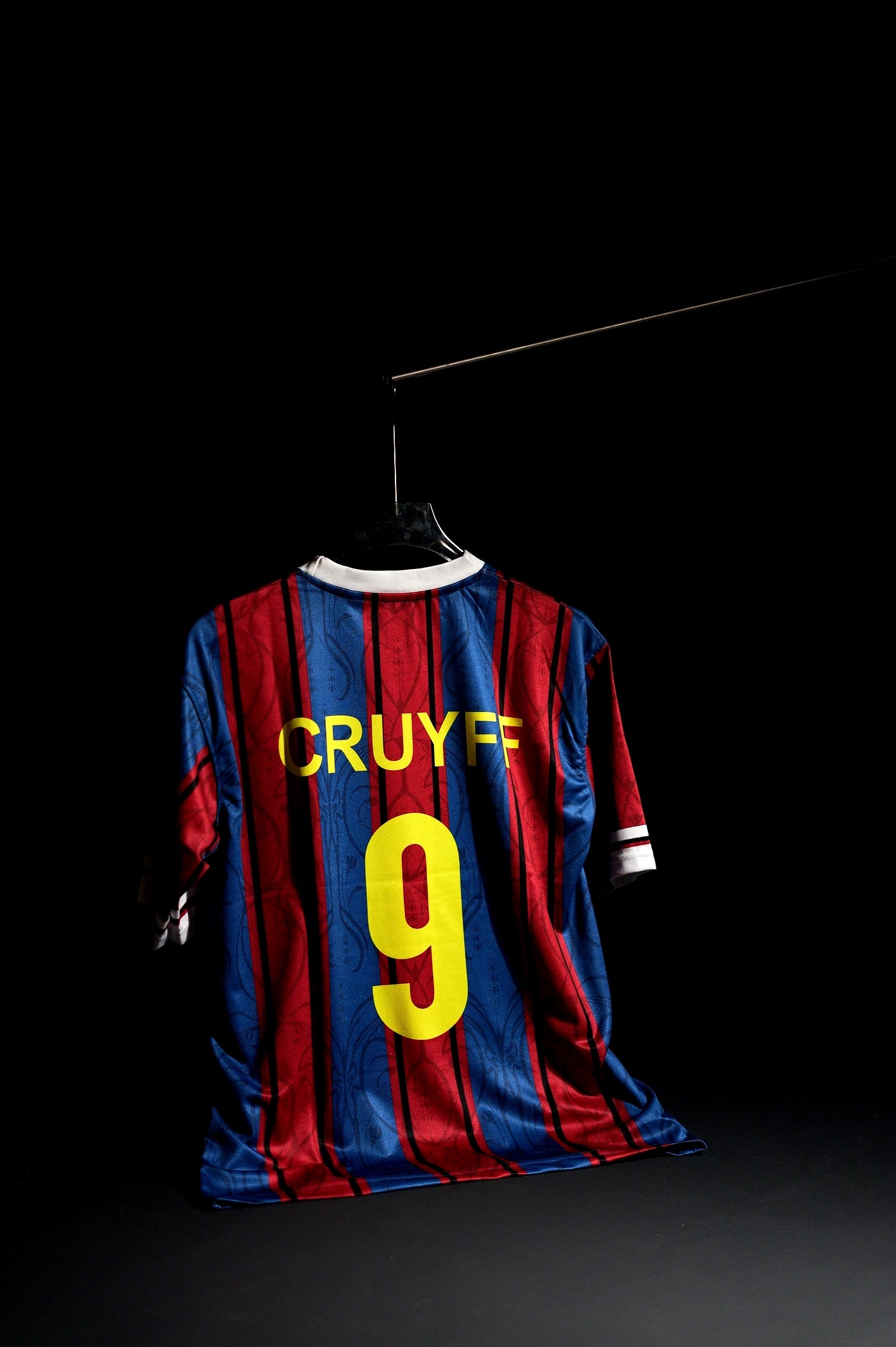 FC Barcelona | JOHAN CRUYFF # 9 | Special Edition Blaugrana | Red & Blue | Oversized Fit