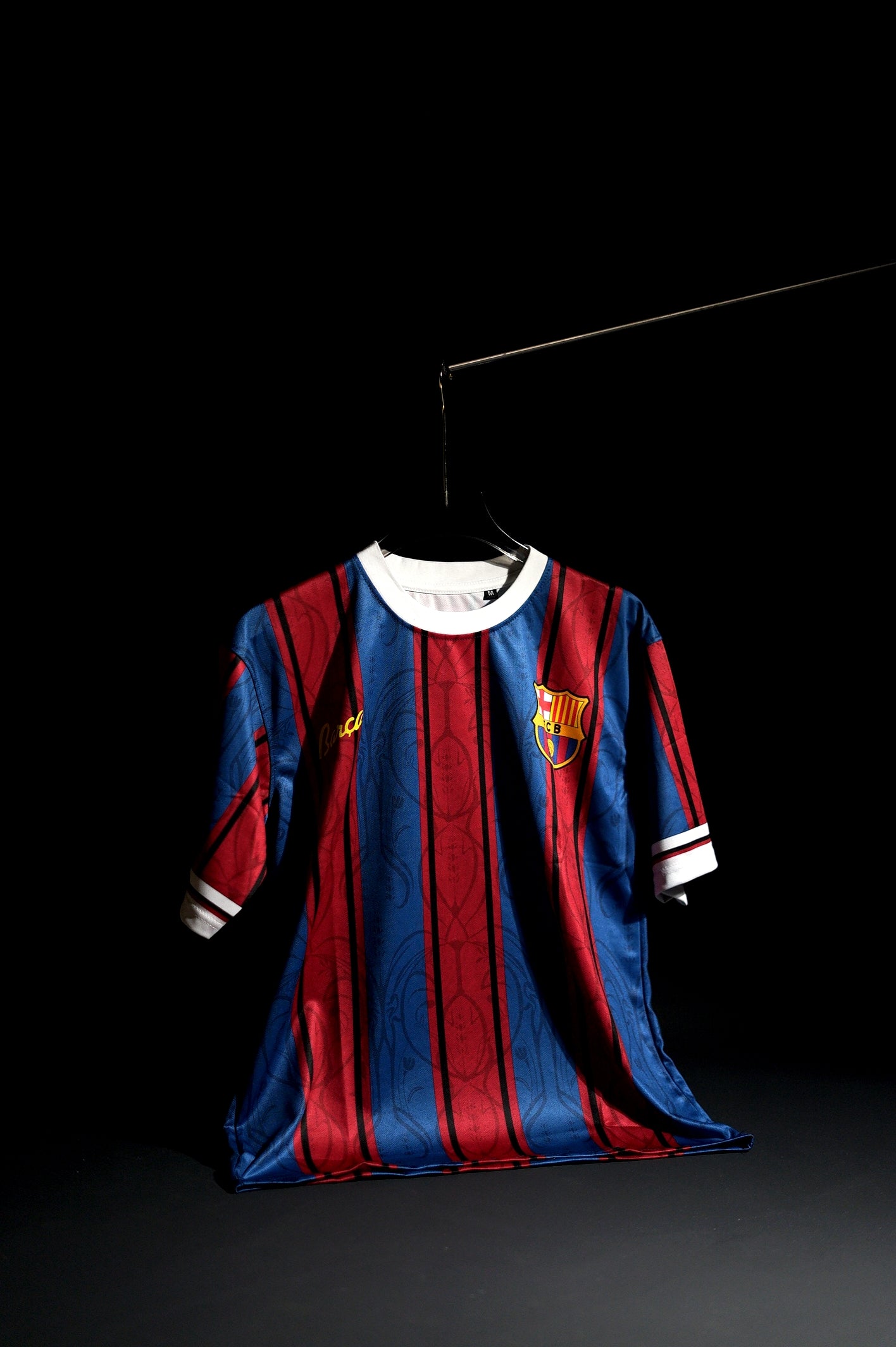 FC Barcelona | JOHAN CRUYFF # 9 | Special Edition Blaugrana | Red & Blue | Oversized Fit