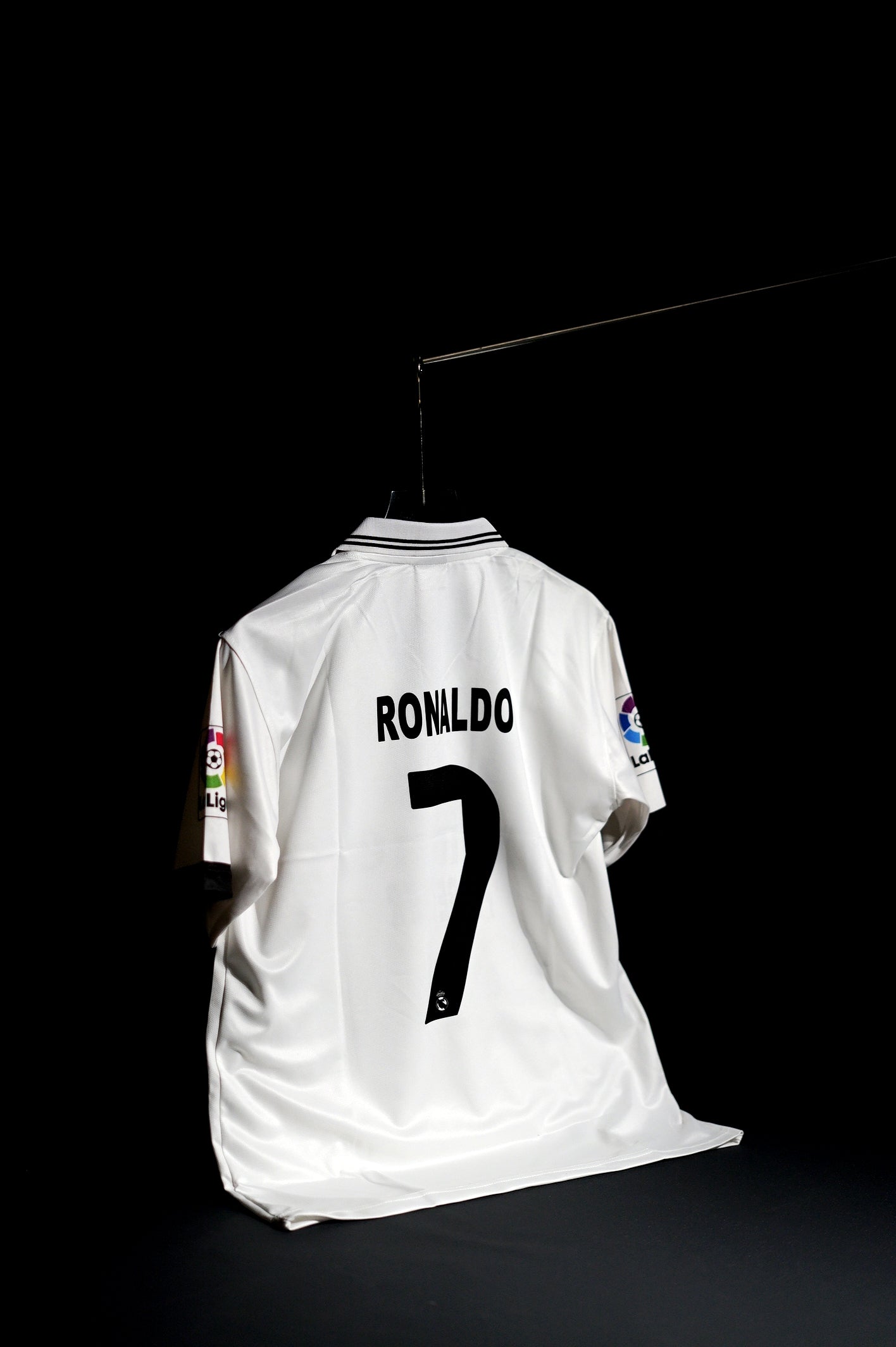Real Madrid FC | CRISTIANO RONALDO #7 | 2016-17 | Home Kit | Retro Design | White | Collared Kit | Oversized  Fit