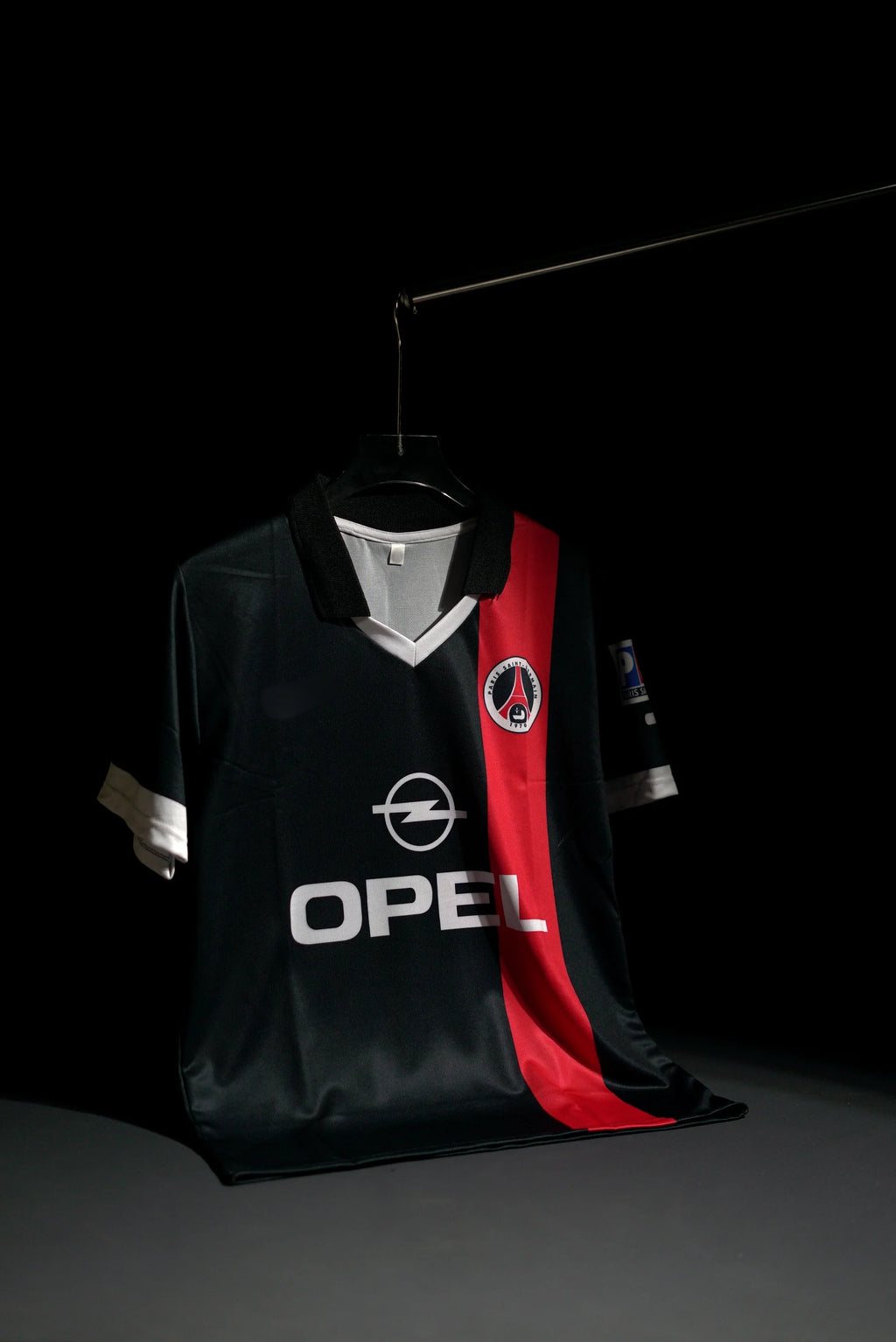 Paris Saint Germain | RONALDINHO #21 | 2001-02 | Away Kit | OPEL | Retro Design | Red & Black | Collared Kit | Regular Fit