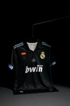 Real Madrid | KAKA #8 | 2009-10 | Away Kit | bwin | Retro Design | Black | Collared Kit | Regular Fit