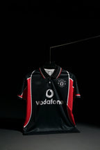 MAnchester United FC | DAVID BECKHAM  #7 | 2000-01 | Third Kit | Vodafone | Retro Design | Black | Collared Kit | Regular Fit