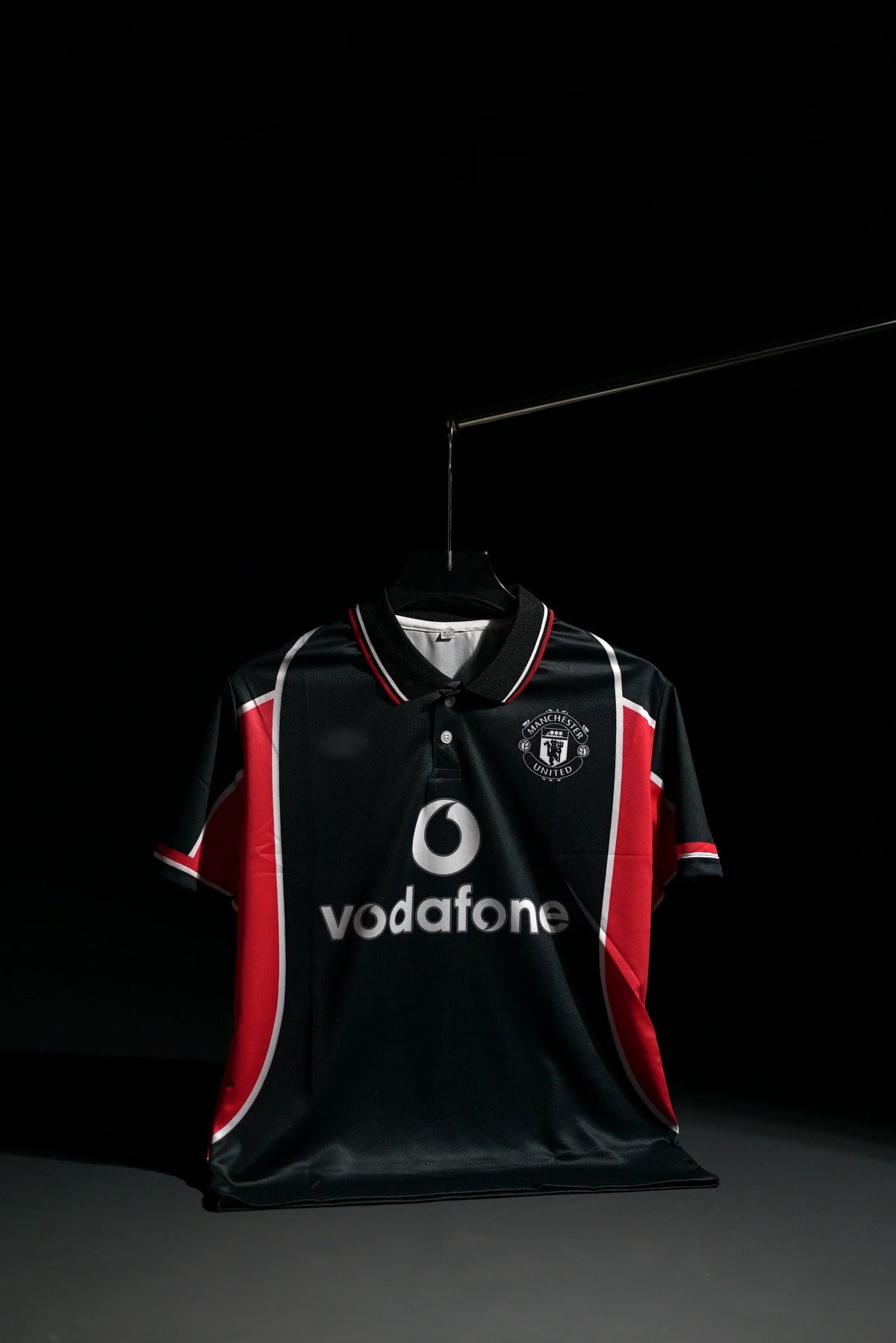 MAnchester United FC | DAVID BECKHAM  #7 | 2000-01 | Third Kit | Vodafone | Retro Design | Black | Collared Kit | Regular Fit