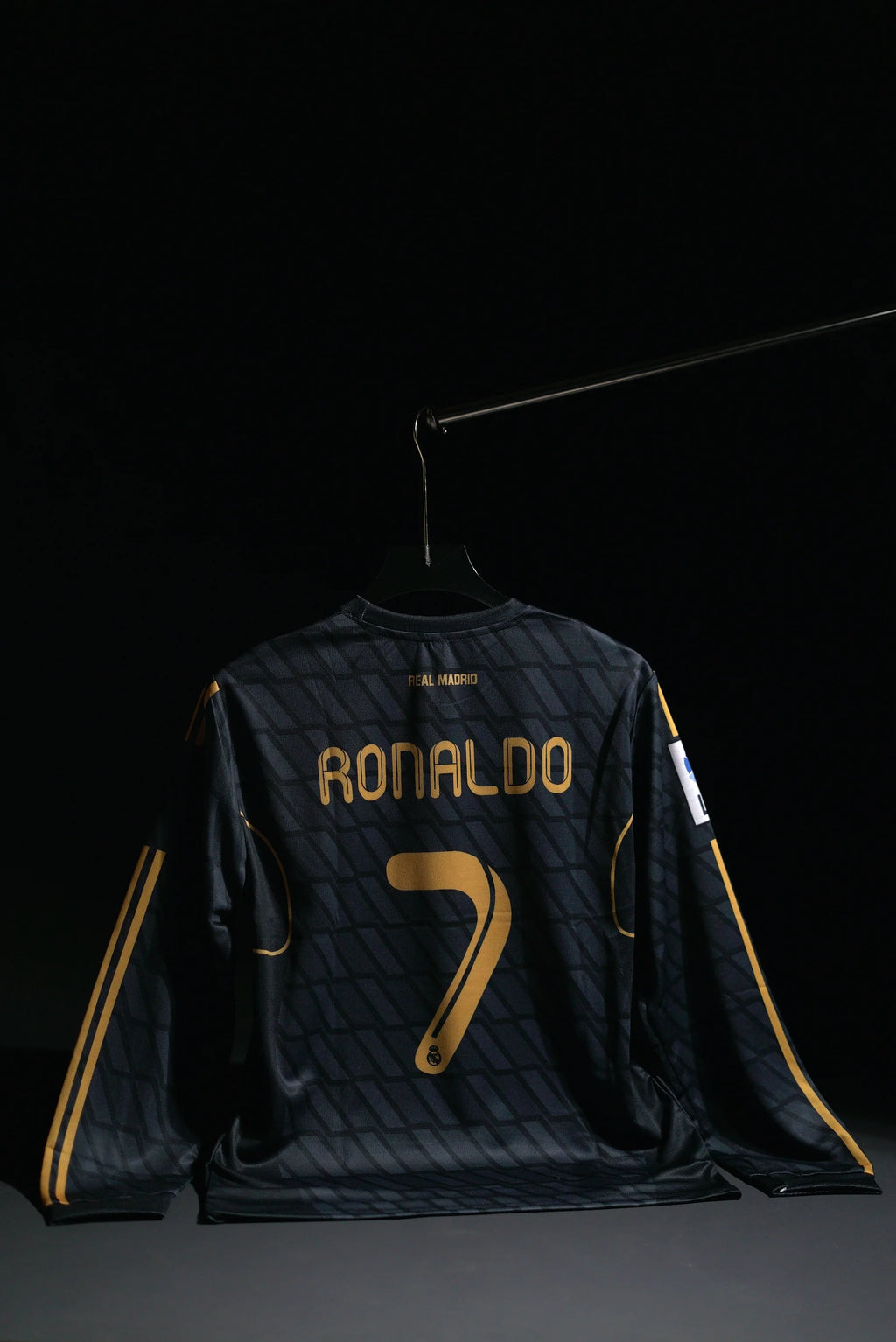 Real Madrid FC | CRISTIANO RONALDO #7 | 2011-12 | Home Kit | bwin | Retro Design | Black | Full Sleeve Fit