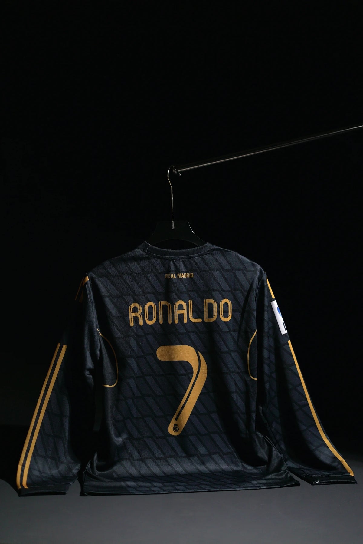 Real Madrid FC | CRISTIANO RONALDO #7 | 2011-12 | Home Kit | bwin | Retro Design | Black | Full Sleeve Fit