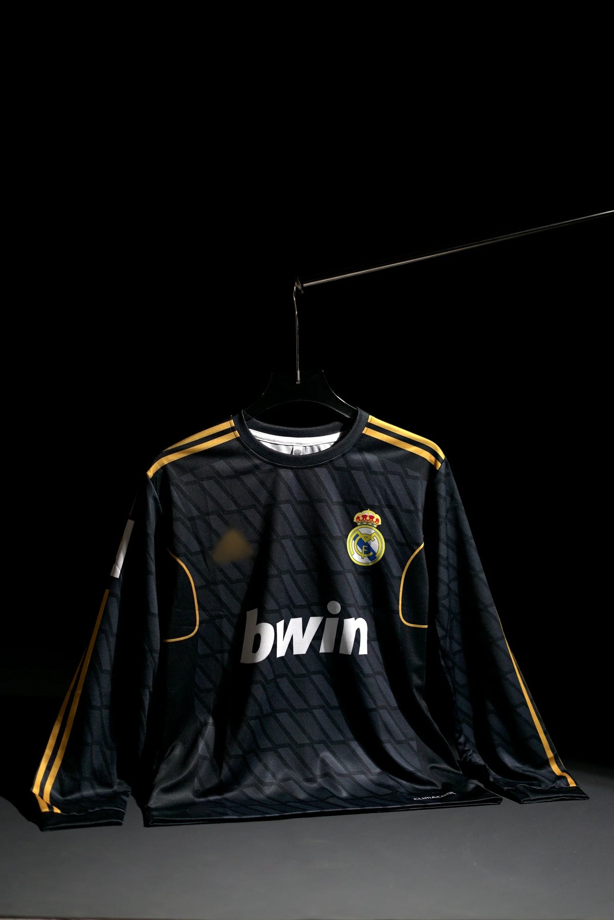 Real Madrid FC | CRISTIANO RONALDO #7 | 2011-12 | Home Kit | bwin | Retro Design | Black | Full Sleeve Fit