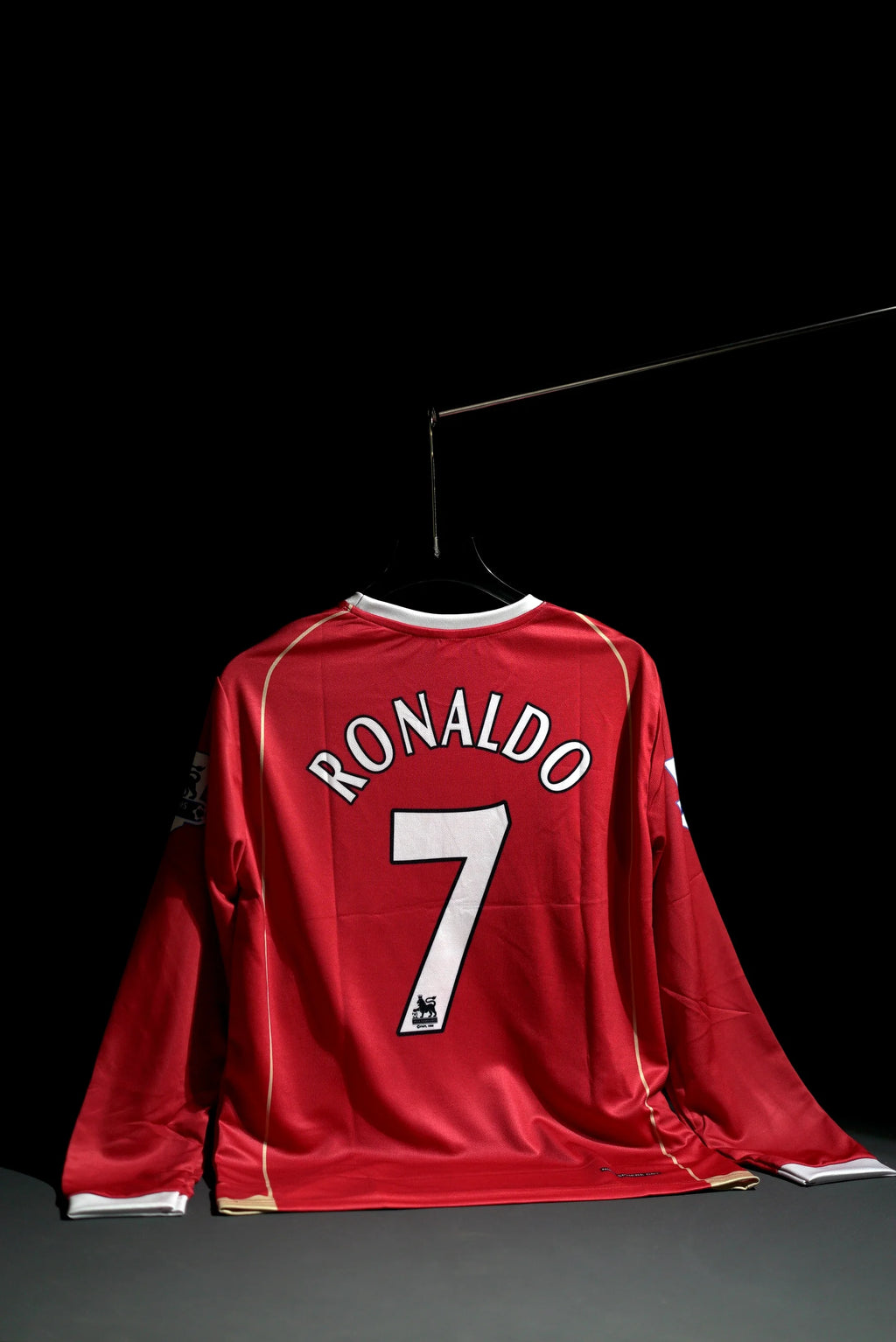 Manchester United FC | CRISTIANO RONALDO #7 | 2006-07 | Home Kit | AIG | Retro Design | Red | Full Sleeve Fit