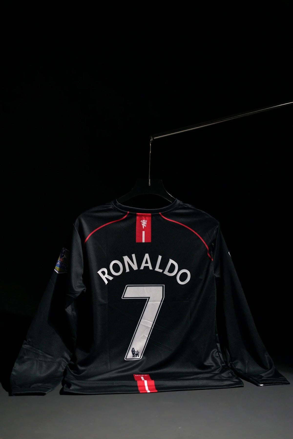 Manchester United FC | CRISTIANO RONALDO #7 | 2007-08 | Away Kit | AIG | Retro Design | Black | Full Sleeve Fit