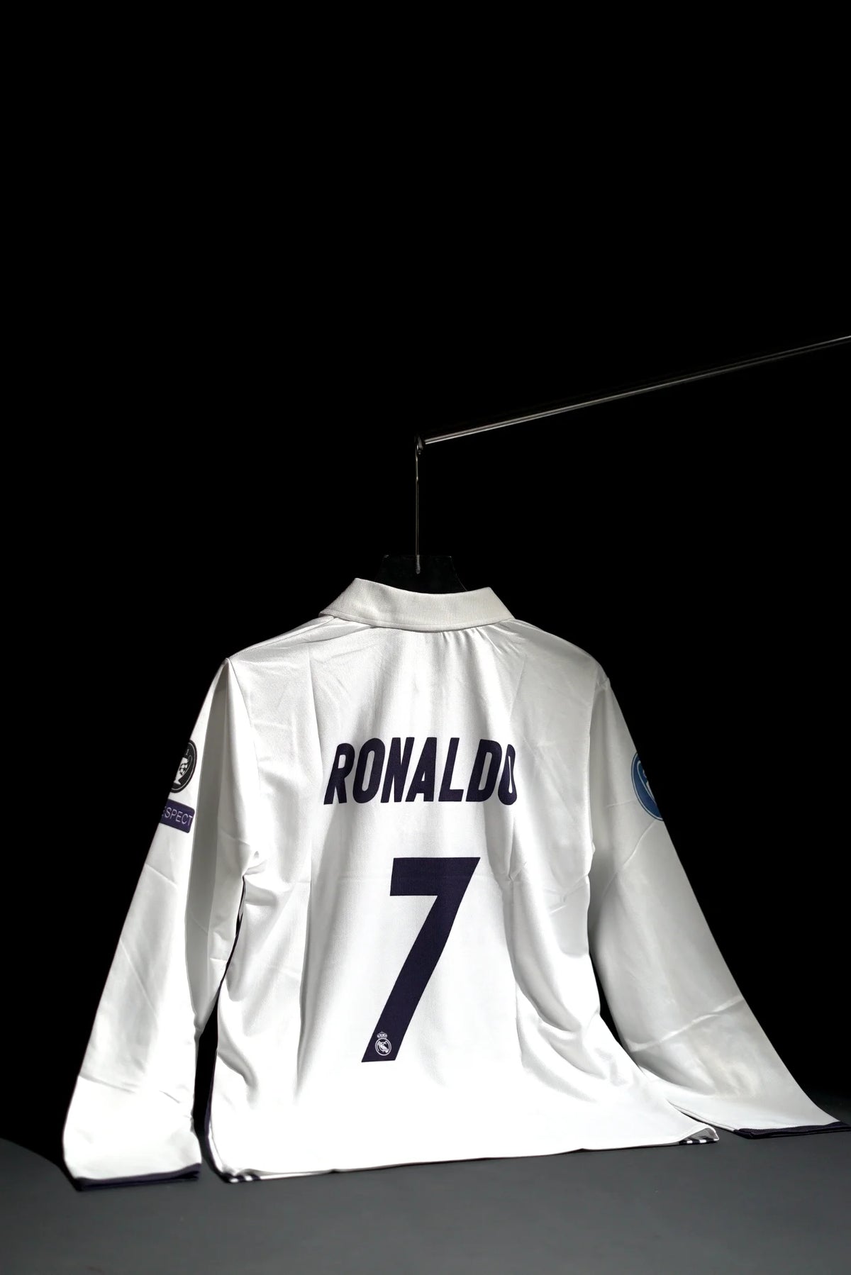 Real Madrid FC | CRISTIANO RONALDO #7 | 2016-17 | Home Kit | Fly Emirates | Retro Design | White | Collared Kit | Fullsleeve Fit