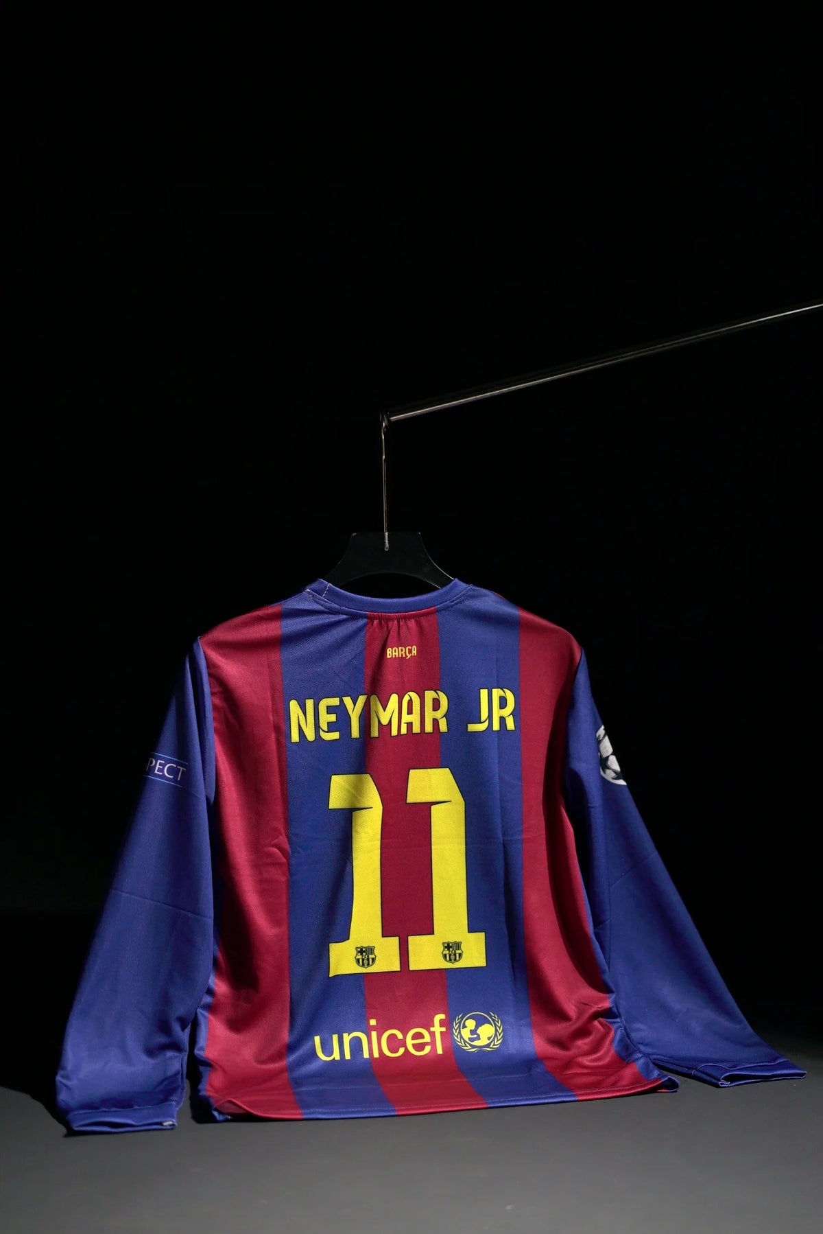 FC Barcelona | NEYMAR JR #11 | 2014-15 | Home Kit | Qatar Airways | Retro Design | Red & Blue | Full Sleeve Fit