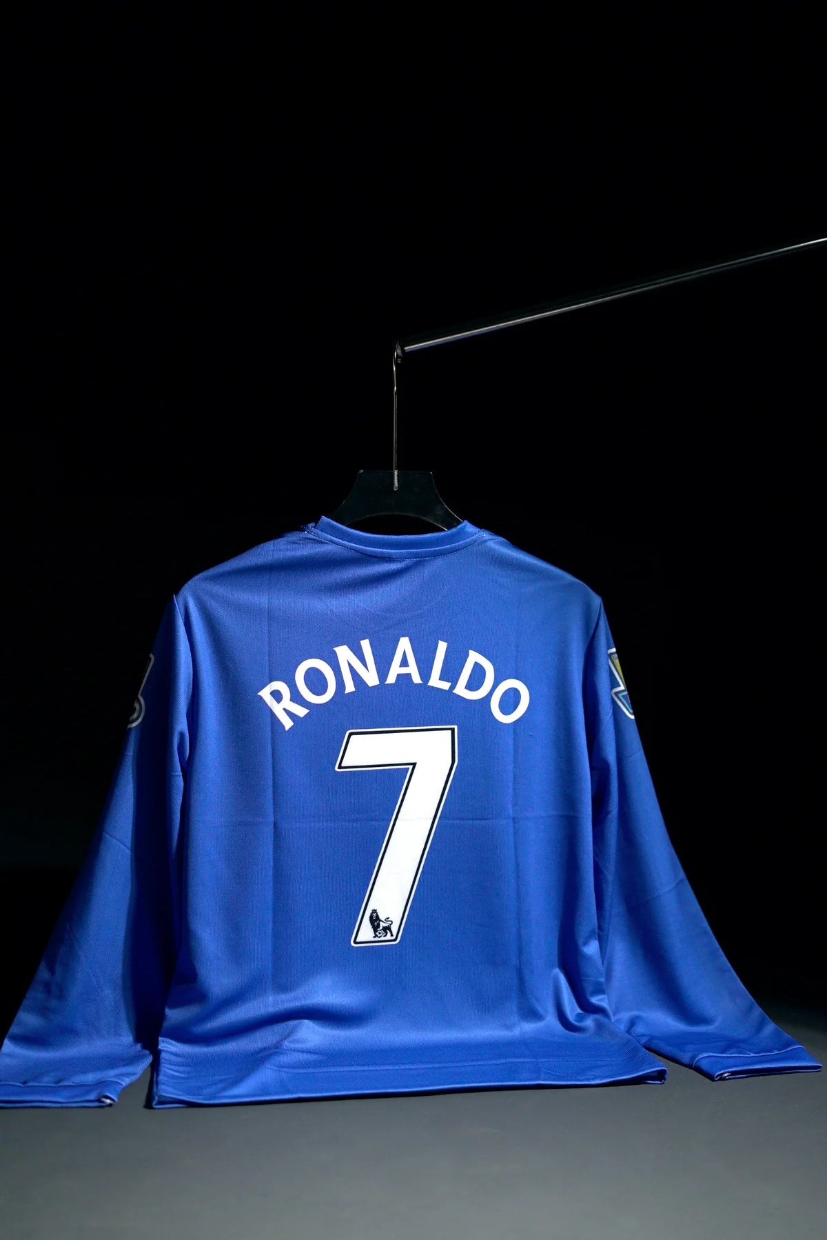 Manchester United FC | CRISTIANO RONALDO #7 | 2008-09 | Third Kit | AIG | Retro Design | Blue | Full Sleeve Fit