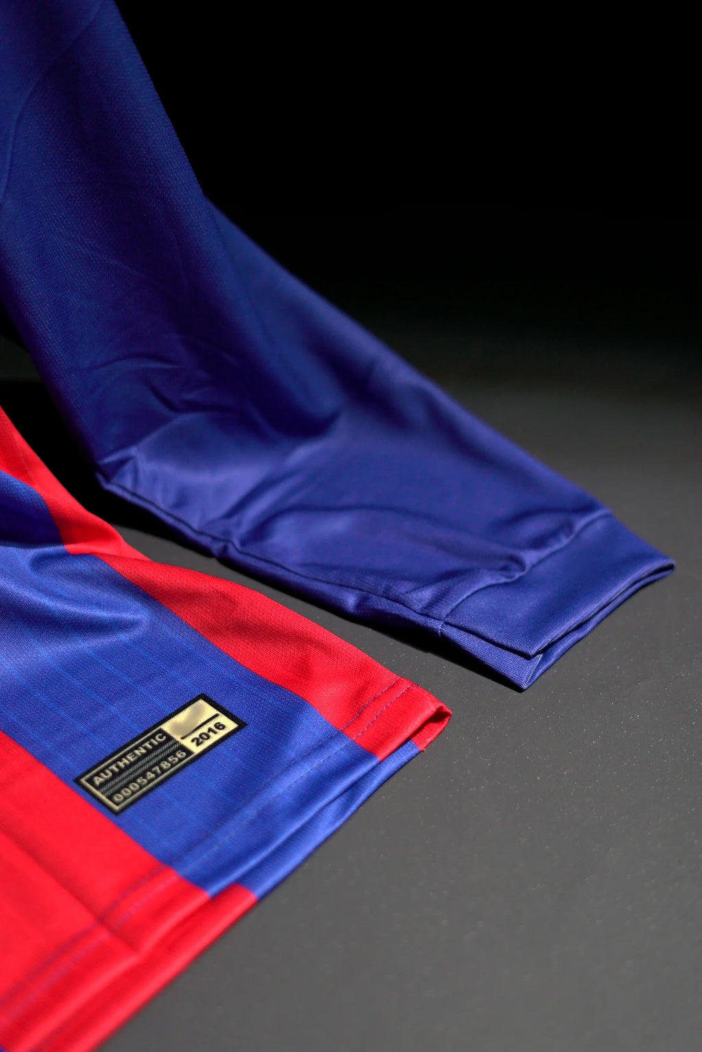 FC Barcelona | LIONEL MESSI #10 | 2014-15 | Away Kit | Qatar Airways | Retro Design | Blue & Red | Full Sleeve Fit