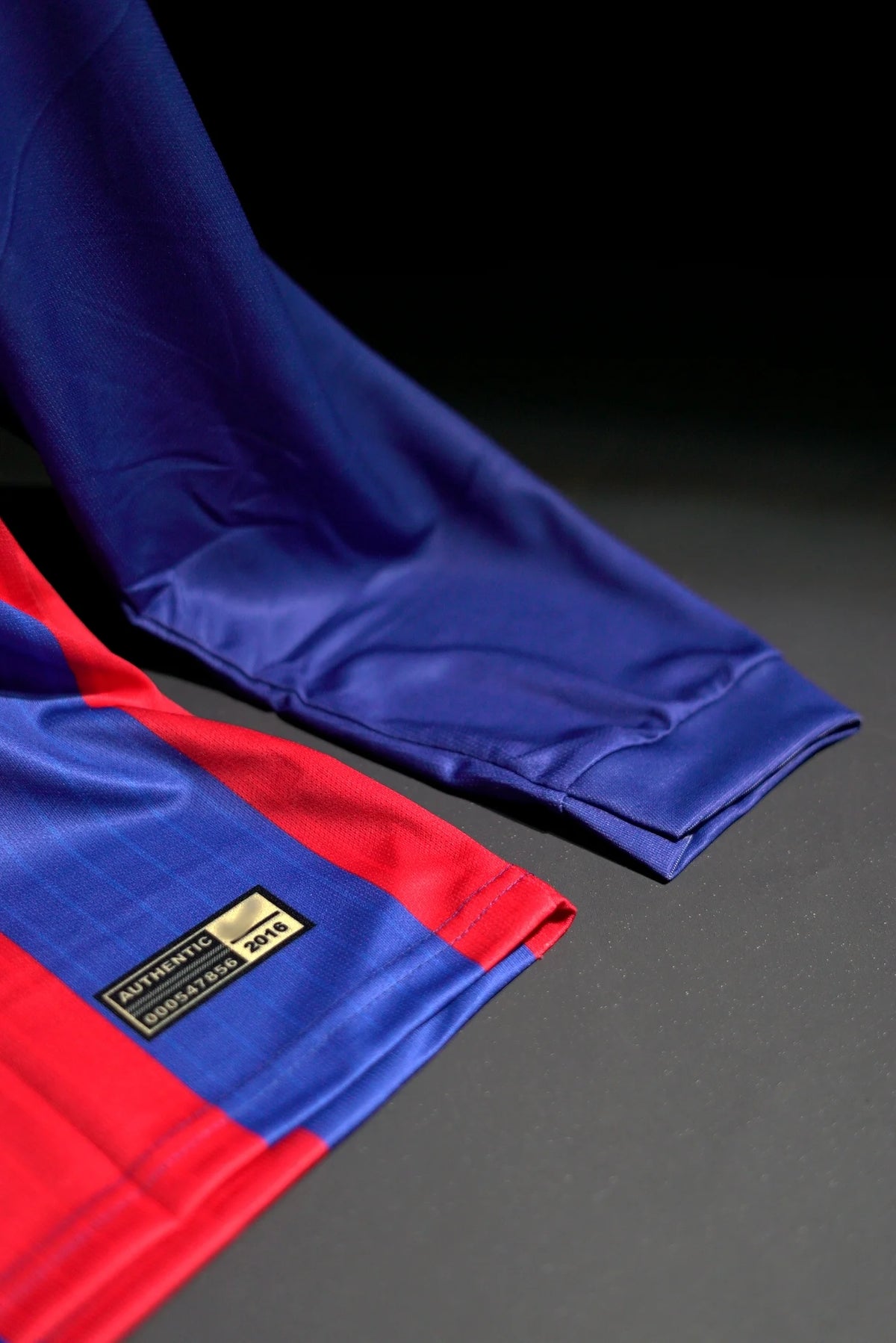 FC Barcelona | LIONEL MESSI #10 | 2014-15 | Away Kit | Qatar Airways | Retro Design | Blue & Red | Full Sleeve Fit