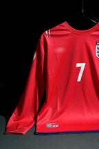 England | DAVID BECKHAM #7 | 2004-06 | Away Kit | Retro Design | Red | Full Sleeve Fit