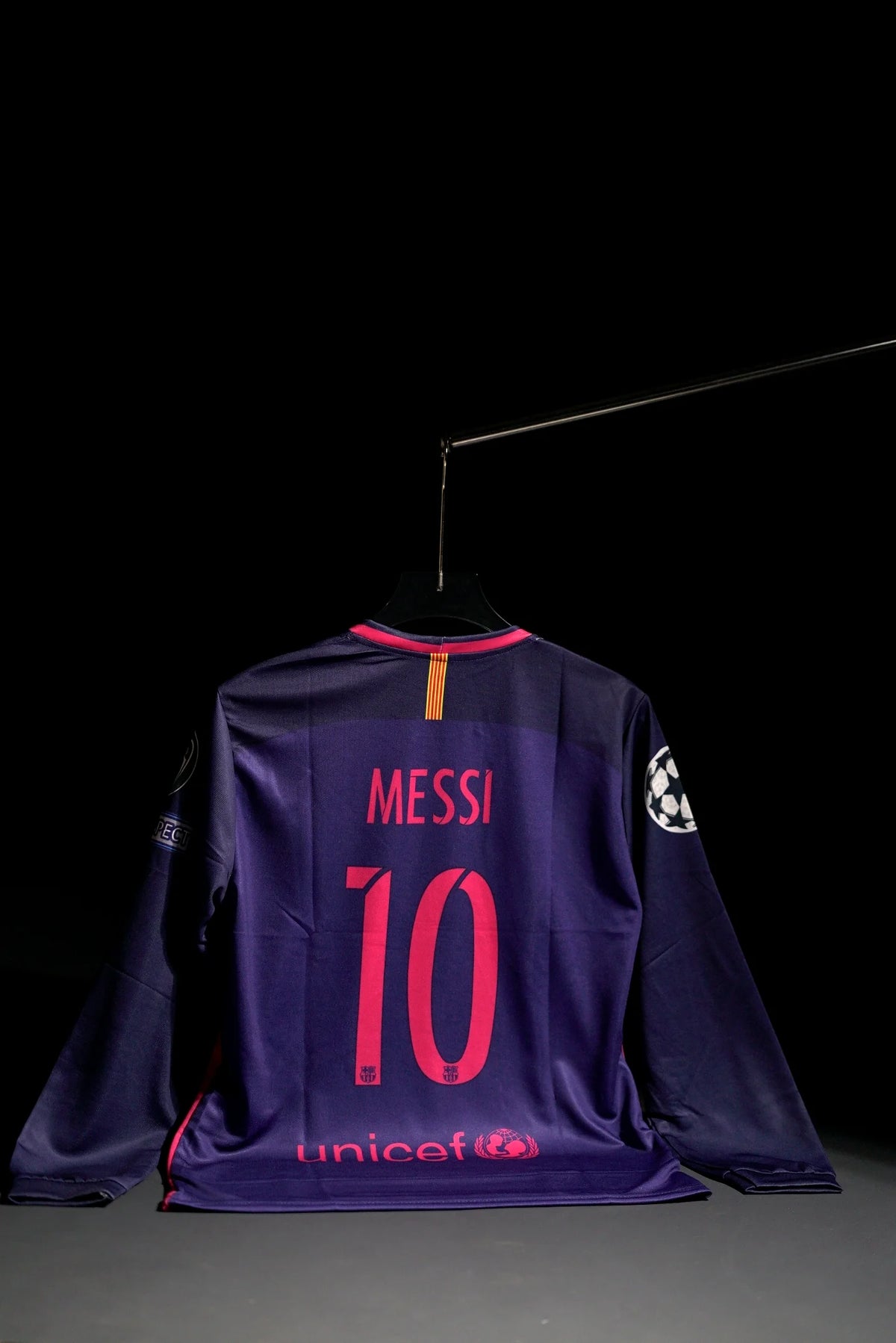 FC Barcelona | LIONEL MESSI #10 | 2016-17 | Away Kit | Qatar Airways | Retro Design | Purple | Full Sleeve Fit