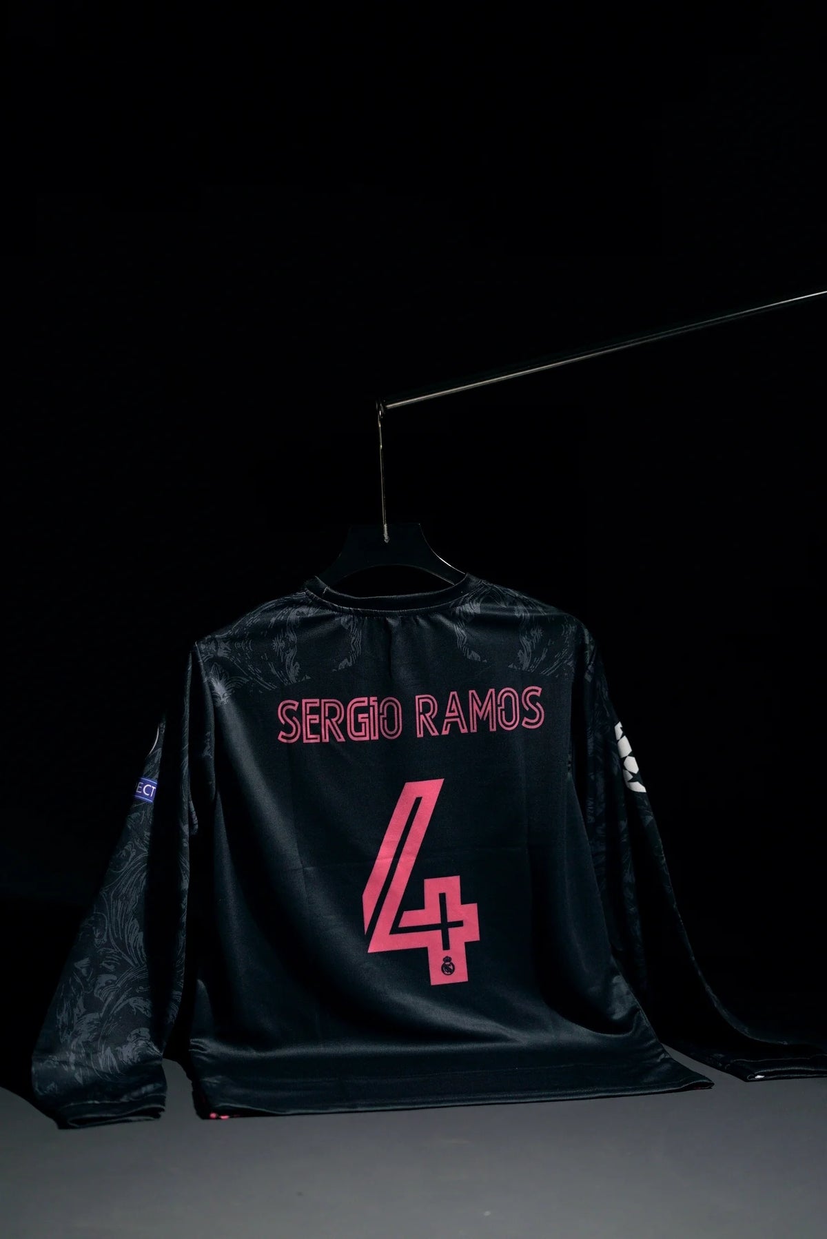 Real Madrid | SERGIO RAMOS #4 | 2020-21 | Third Kit | Emirates | Retro Design | Black & Pink | Full Sleeve Fit