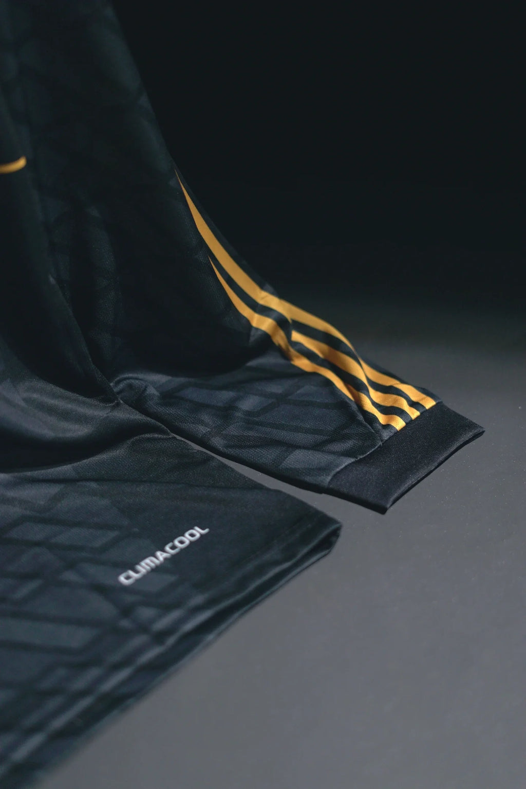 Real Madrid | SERGIO RAMOS #4 | 2011-12 | Away Kit | bwin | Retro Design | Black | Full Sleeve Fit